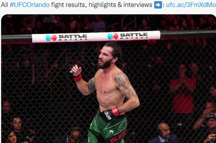 Korban cekikan Charles Oliveira, Clay Guida kala beraksi di UFC Orlando pada Minggu pagi (4/12/2022) WIB.