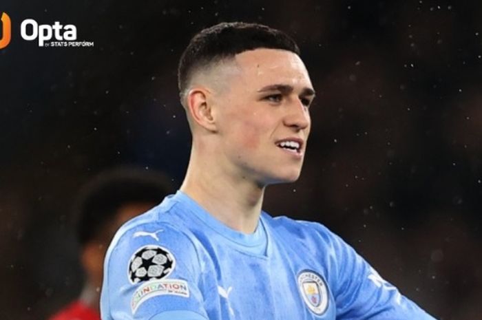 Penyerang Manchester City, Phil Foden, kini telah meraih 4 trofi Liga Inggris