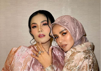 Persahabatannya dengan Nindy Ayunda Goyah, Inilah Sudut Rumah Artis Olla Ramlan yang Dihiasi Lampu Gantung Mewah