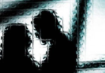 Seorang Anggota DPRD di Sulawesi Tengah Kepergok Berduaan dengan Wanita Lain, Istri Ngamuk Hingga Nekat Telanjangi Selingkuhan Suaminya: Pelakor, Pelakor!