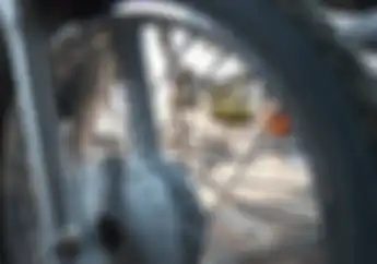 Selain dari Bahan, Ini Bedanya Pelek Jari-jari Aftermarket dengan Bawaan Motor