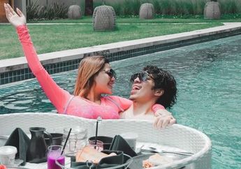 Protektif Tingkat Dewa, Ajak Aurel Hermansyah Renang di Villa Bali, Atta Halilintar Larang Istrinya Pakai Baju Renang!