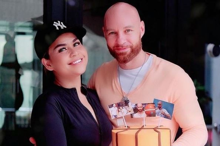 Melaney Ricardo dan Tyson Lynch