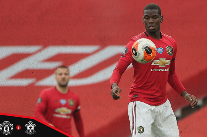 Gelandang Manchester United, Paul Pogba, beraksi dalam laga Liga Inggris melawan Southampton di Stadion Old Trafford, Senin (13/7/2020).