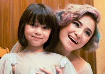Marshanda Unggah Video Sedang Mendongeng Bersama Sang Putri, Netizen Justru Salah Fokus dengan Paras Cantik Sienna, Warganet: Buah Jatuh Tidak Jauh dari Pohonnya
