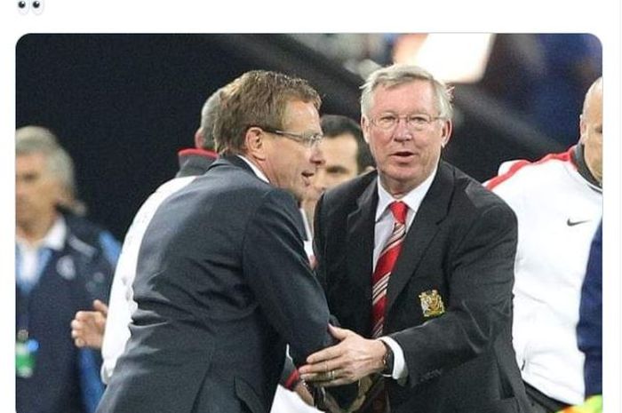 Ralf Rangnick bersama Sir Alex Ferguson dalam partai Liga Champions antara Schalke vs Manchester United pada 2011.