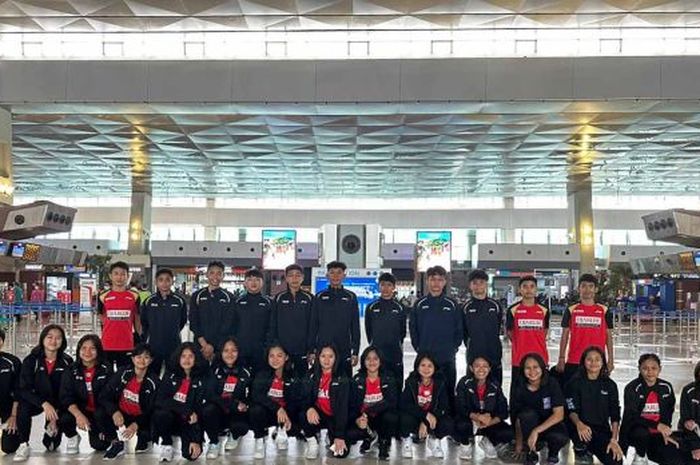 Pemain PB Djarum sebelum keberangkatan untuk mengikuti dua turnamen di Thailand, Jumat (25/11/2022).