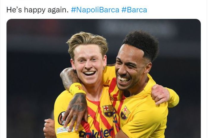 Pierre-Emerick Aubameyang (kanan) bersama Frenkie de Jong merayakan gol Barcelona ke gawang Napoli di play-off Liga Europa.