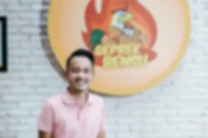 Ruben Onsu akui ada masalah di perusahaan Geprek Bensu terkait gaji karyawan.