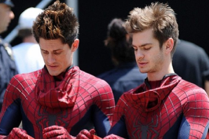 William Spencer dan Andrew Garfield