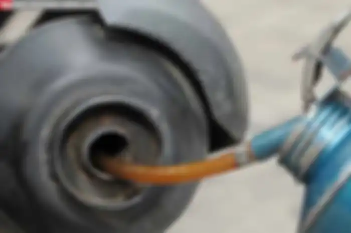 Cara membersihkan knalpot motor 2-tak dan 4-tak
