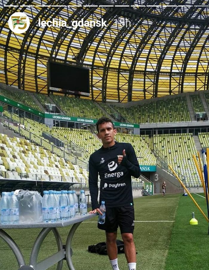 Egy Maulana Vikri dalam sesi latihan Lechia Gdansk.