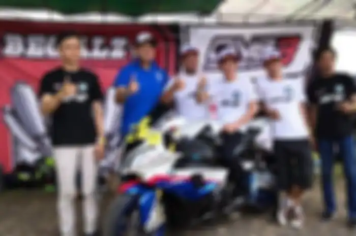 Begalz Racing Team, berisikan pilot Garuda Indonesia