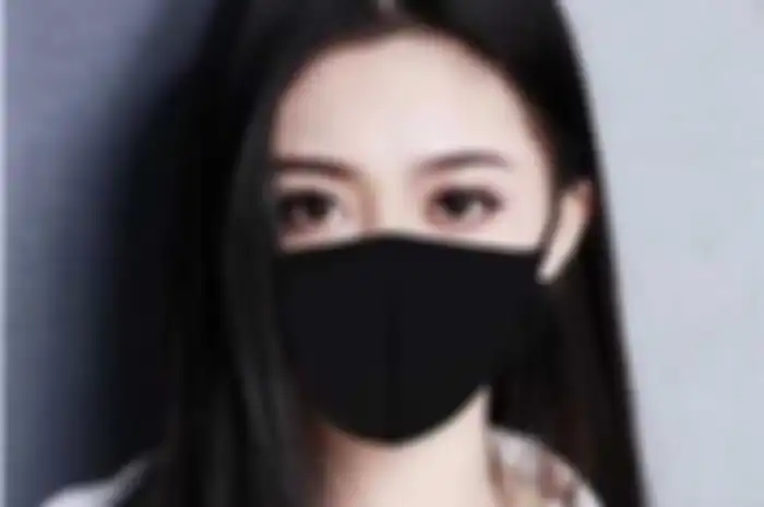 Ilustrasi cewek bermakeup pakai masker