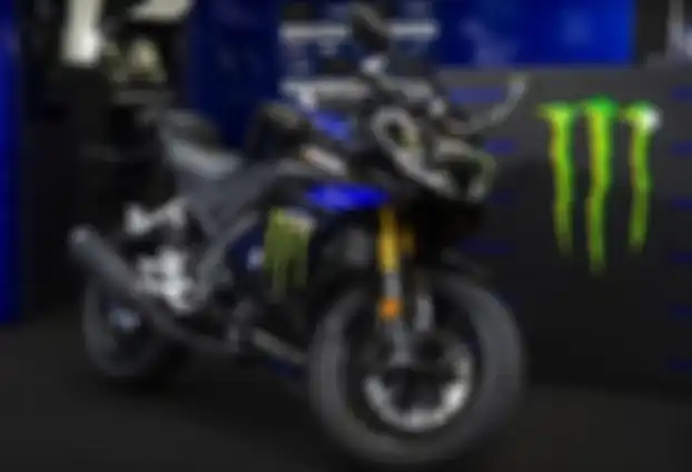 Yamaha YZF- R125 dengan Livery Monster Energy Yamaha MotoGP tampil sangar seperti motor M1