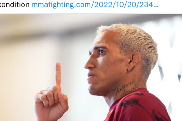 Jagoan UFC asal Brasil, Charles Oliveira.