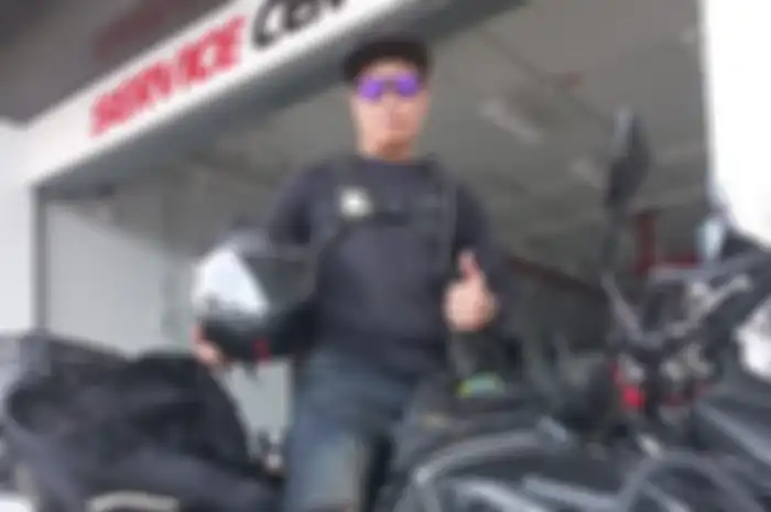 Leelawanthanaphan alias Bank, Juara Nasional Gymkhana 2018 Thailand dan test rider YSS lihat di Youtube tes angka 8 untuk SIM Indonesia.