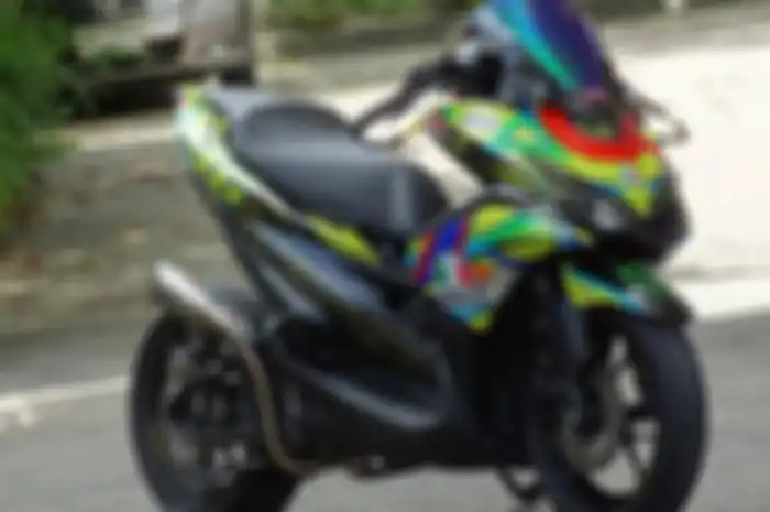 Yamaha Aerox ini sukses tampil bergaya racing look