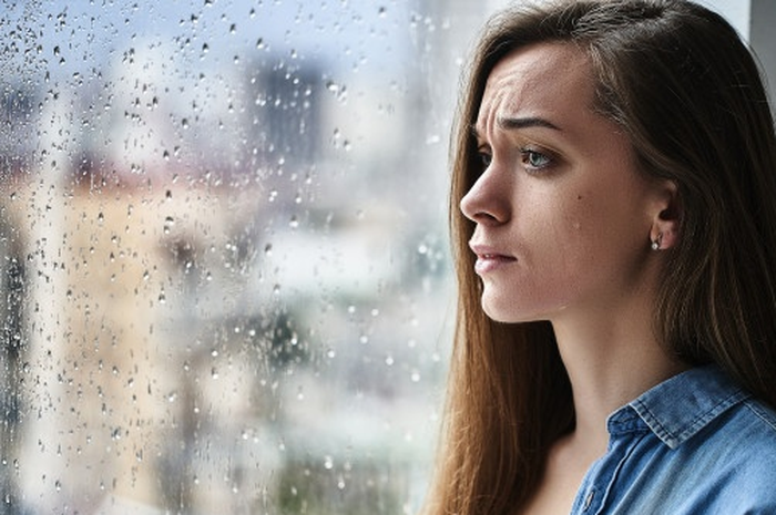 Sering insecure, 3 zodiak ini paling sulit mencintai diri sendiri. 