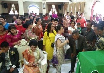 Suasana Pemberkatan Pernikahan Mendadak Kacau, Niat Hati Ingin Menikahi Pria Pujaan Hati, Suami Sah Calon Mempelai Wanita Mendadak Hadir Membawa Tiga Anak Kandungnya!