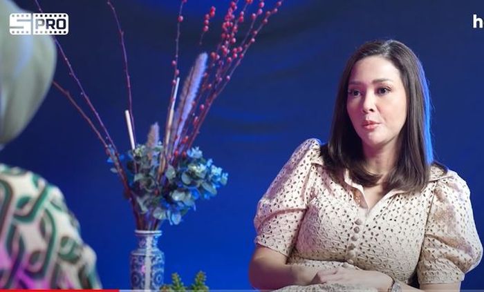 Maia Estianty saat menceritakan kesedihan yang dialami Dul Jaelani