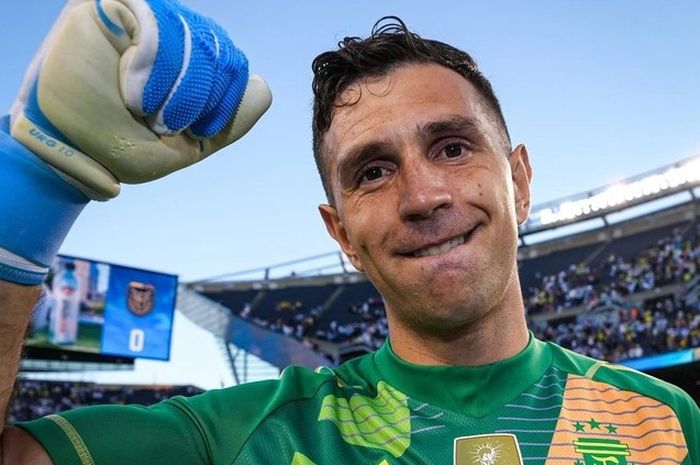 Kiper Timnas Argentina Emiliano Martinez merasa sangat menyesal telah melakukan perbuatan yang membuatnya dihukum FIFA.