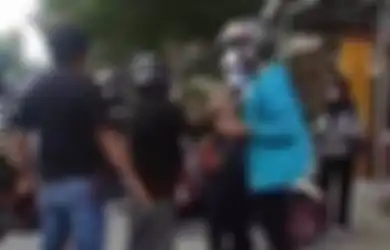 Terlanjur Dianiaya Rame-rame di Pinggir Jalan, Pelajar SMA di Palu Jadi Korban Salah Tangkap Oknum Polisi, Ibu Korban: Anak Saya Dicekik, Dipukuli lalu Ditinggal