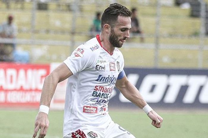 Striker Bali United, Ilija Spasojevic, menceritakan kisahnya berjumpa pemain Indonesia yang layak bermain di Eropa. 