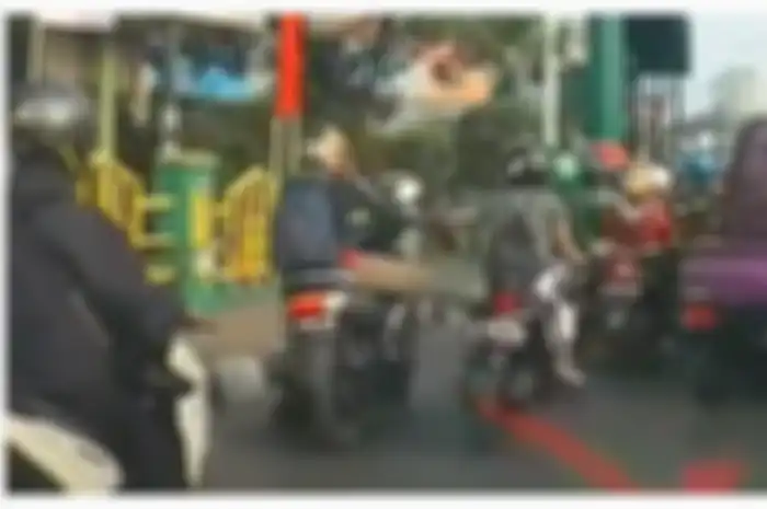 Pemotor Yamaha NMAX vs Honda BeAT trelibat adu kungfu di jalan, karena tidak terima saat keduanya bersenggolan