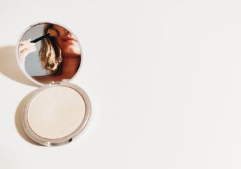 5 Tips Memperbaiki Compact Powder yang Rusak, Gampang dan Murah!