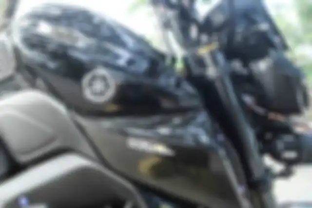 Detail kecil dibagian sround, dilabur spare part carbon di semua sisi.