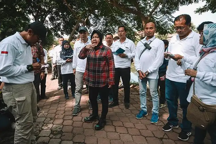 Gawat Nih Bantuan Langsung Tunai Distop Setelah Risma Jadi Menteri