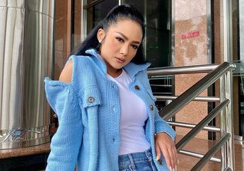 Tinggalkan Karier Moncernya Sebagai Diva Top Demi Jadi Anggota DPR dengan Gaji Rp 66 Juta, Krisdayanti Acungkan Jempol Buat Para Musisi yang Masih Bertahan di Era Pandemi!