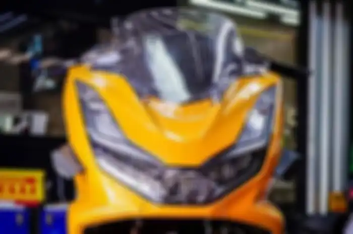 Modifikasi Honda PCX 160, warna bodi mencolok, pasok aksesoris mewah.