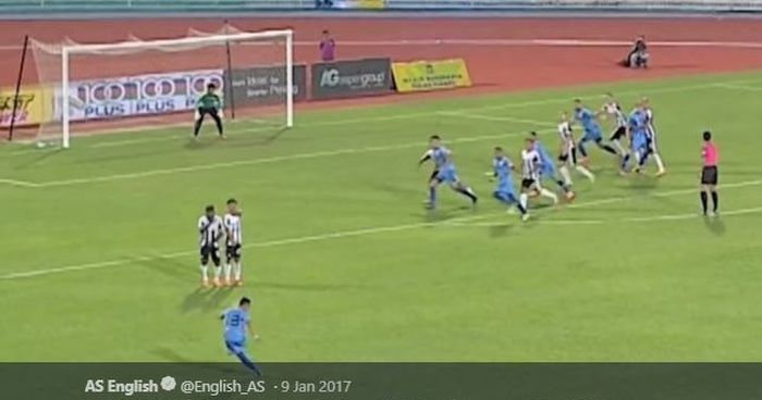 Gelandang Penang FA, Mohd Faiz Subri, mencetak gol ajaib dalam laga Liga Super Malaysia melawan Pahang FA, 16 Februari 2016.