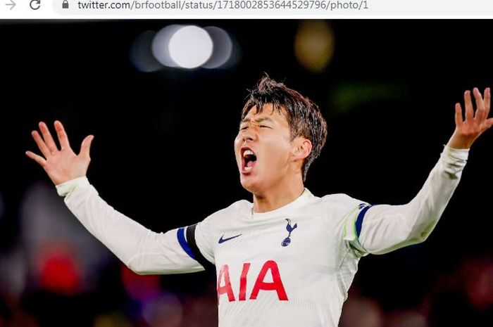 Selebrasi penyerang Tottenham Hotspur, Son Heung-min, usai membobol gawang Crystal Palace pada pekan ke-10 Liga Inggris 2023-2024.