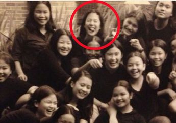 Pakai Seragam Sekolah Bareng Geng SMA, Pose dan Gaya Nyeleneh Dian Sastrowardoyo Jadi Sorotan, Intip Yuk!