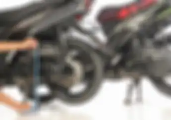 Ini Yang Perlu Diperhatikan Ketika Motor Matic Menerjang Banjir 