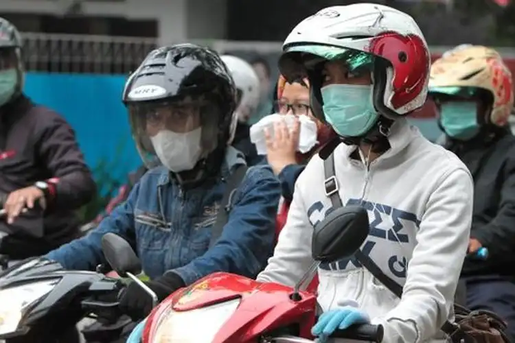Bikers Catat Nih! Pemotor Dilarang Keras Boncengan Naik Motor Saat PSBB di Kota Bandung