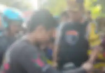 Pemuda Menangis Lihat Motornya Hilang di Parkiran, Lapor Tim Cobra Malah Bikin Malu