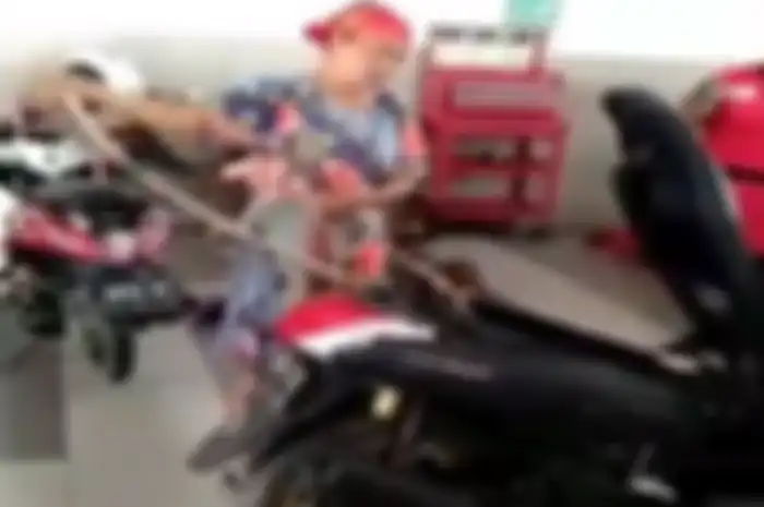 Ada ular di dalam bodi Yamaha NMAX