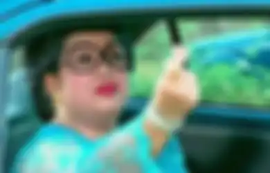 Dulu Berpenampilan Super Galak Sampai Ditakuti Seluruh Karakter di Awas Ada Sule, Artis Pemeran Kanjeng Mami Kini Makin Mempesona dengan Penampilan Awet Muda, Kecantikannya Bukan Kaleng-kaleng