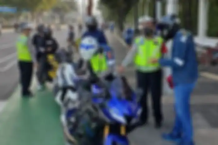 Pemotor kena E Tilang saat Operasi Zebra 2022 STNK terancam diblokir.