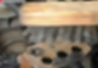 Enggak Ribet, Begini Cara Eces Hilangkan Karat Akibat Air Aki