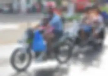 Awas! Sering Membonceng Bayi Bisa Merusak Otak Permanen