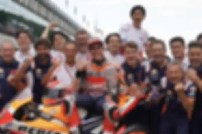 Marc Marquez dan timnya merayakan kemenangan di MotoGP Rep Ceska di sirkuit Brno
