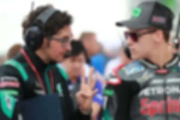 Fabio Quartararo (kanan) bersama crew chief Diego Gubellini kunci sukses jadi Superdebutan di MotoGP musim ini