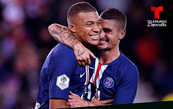 Pemain Paris Saint-Germain, Kylian Mbappe (kiri) dan Marco Verratti. 