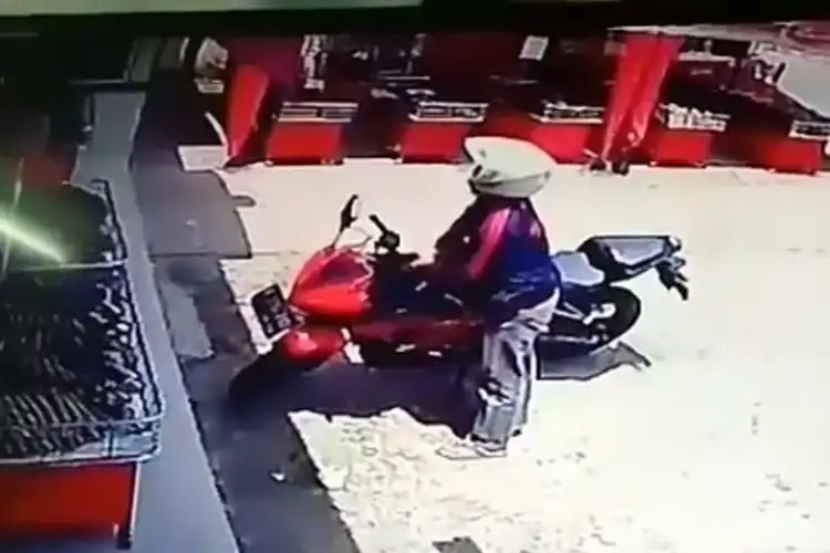 Apes... Gara-gara Capek, Maling Motor Ditangkap dan Dipukuli Warga di Depok