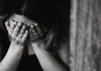 Pilunya Gadis Madiun Diperkosa Ayah Kandung, Paman, dan Kakeknya 5 Hari Berturut, Terpaksa Kabur dan Tidur di Masjid